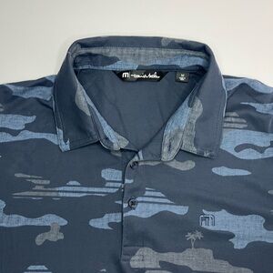 Travis Mathew Polo Shirt Mens Size M Blue Camo All Over Print Performance
